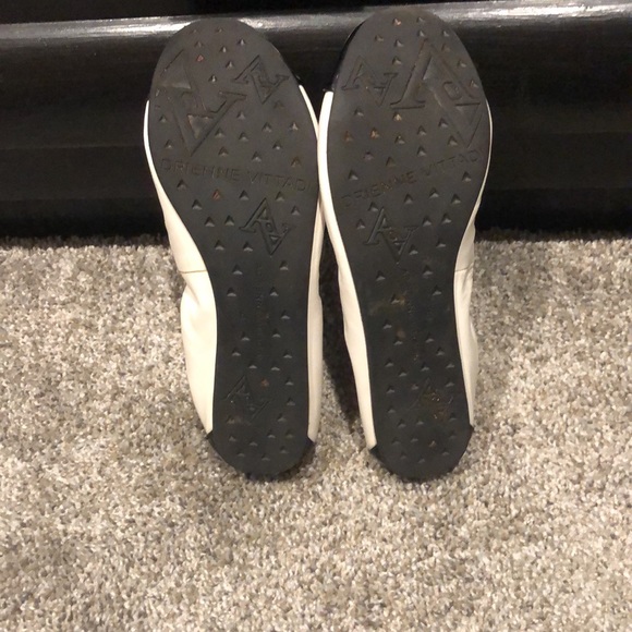 Adrienne Vittadini flats - Picture 4 of 9